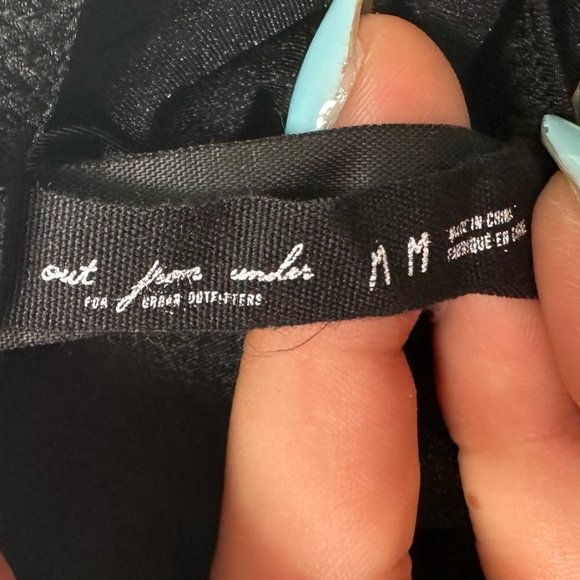 BRAND NEW URBAN BLACK CROP TOP - Picture 3 of 3